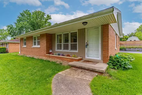 1014 N Vine St, Boonville, IN 47601