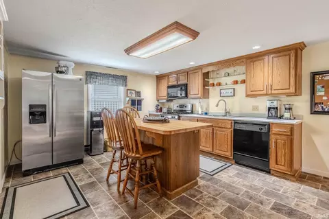 Kitchen - 1823 S 445 E Royer Lk, Lagrange, IN 46761 photo 1 of 2