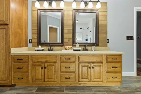 Bath - 6315 N Bent Pine Dr, Bloomington, IN 47408 photo 3 of 5