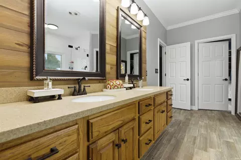 Bath - 6315 N Bent Pine Dr, Bloomington, IN 47408 photo 2 of 5