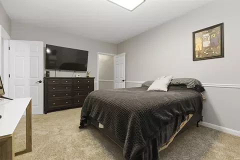 Bedroom - 6315 N Bent Pine Dr, Bloomington, IN 47408 photo 4 of 6