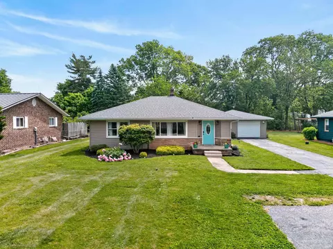 10690 N Brown St, Syracuse, IN 46567