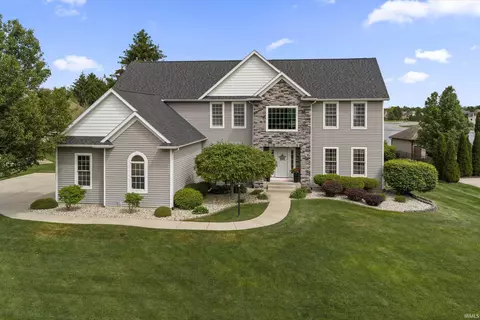 51280 Coveside Dr, Granger, IN 46530