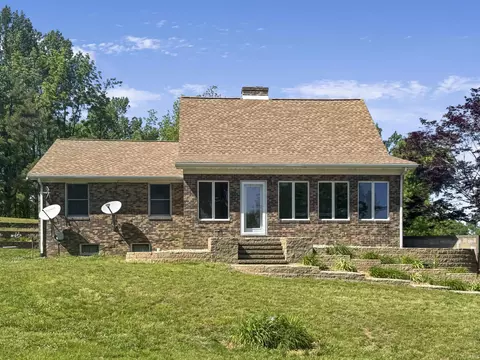 9868 W 450 S, Owensville, IN 47665