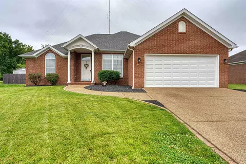 312 Alexandria Dr, Newburgh, IN 47630