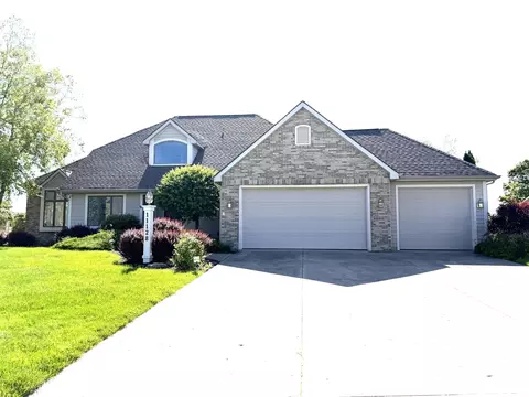 11128 Rockaway Dr, Fort Wayne, IN 46845