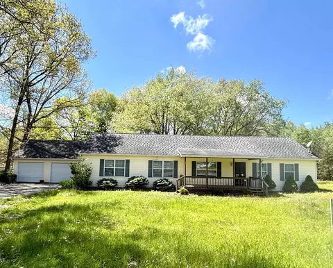 8255 N Seminole Pl, Walkerton, IN 46574