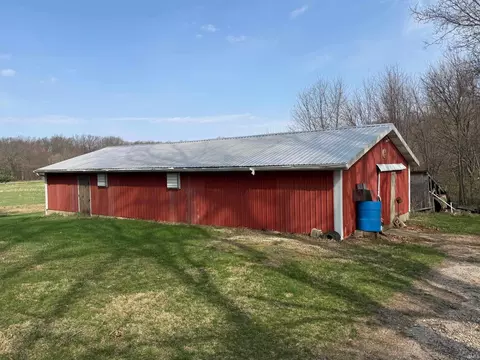 6735 N 850 E, Howe, IN 46746 photo 3