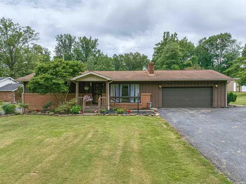 577 W Degonia Rd, Boonville, IN 47601