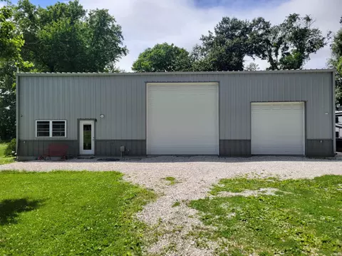 739 NW 16th St, Washington, IN 47501