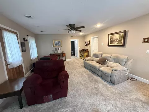 Living - 304 E Race St, Odon, IN 47562 photo 1 of 4