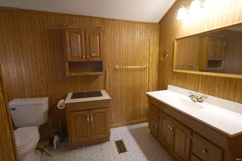 Bath - 250 W Franklin St, Lyons, IN 47443 photo 1 of 2