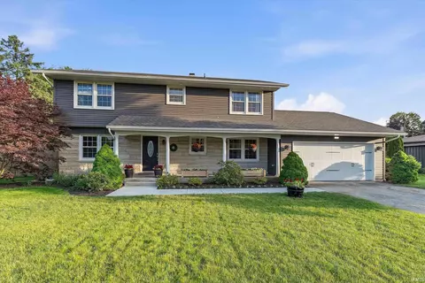 24328 Elmhurst Dr, Elkhart, IN 46517