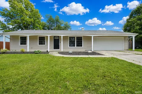 2207 Legoma Dr, Fort Wayne, IN 46819