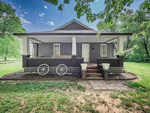 205 S Mariah St, Winslow, IN 47598