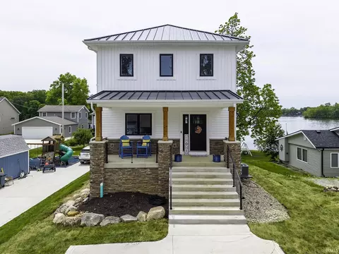 1498 N Shore Dr, Rome City, IN 46784