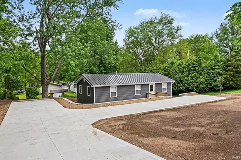 202 S 26th St, Goshen, IN 46528