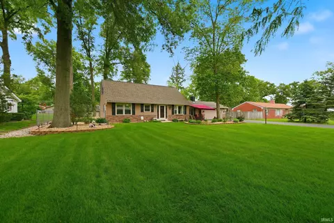 1008 Orlando Dr, Fort Wayne, IN 46825
