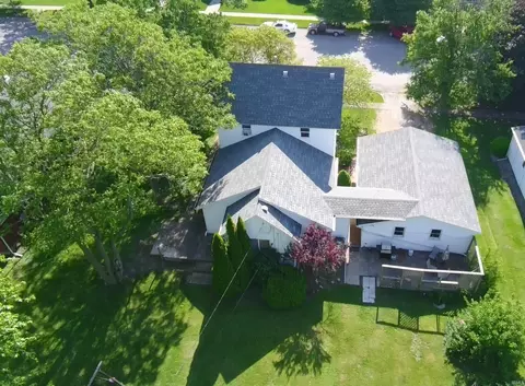206 S Chestnut St, Earl Park, IN 47942