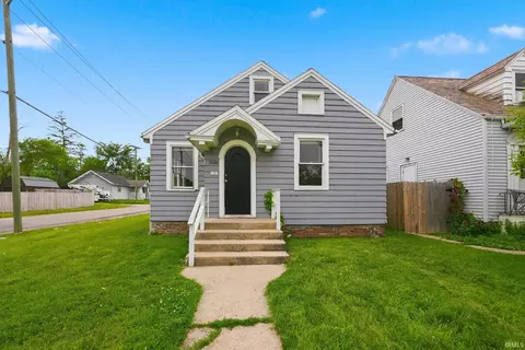 3926 Avondale Dr, Fort Wayne, IN 46806