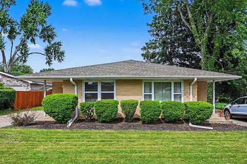 319 S Park St, Wakarusa, IN 46573
