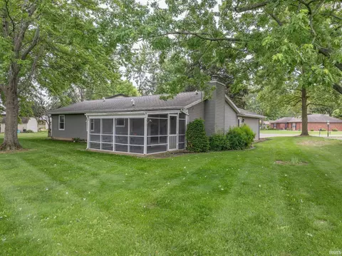 Exterior - 1069 Mitten Dr, Wabash, IN 46992 photo 6 of 6