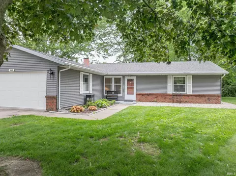 Exterior - 1069 Mitten Dr, Wabash, IN 46992 photo 2 of 6