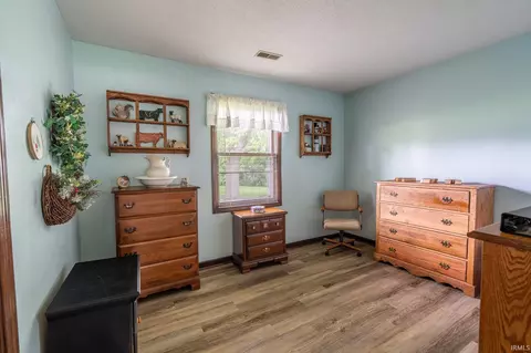 Bedroom - 1069 Mitten Dr, Wabash, IN 46992 photo 3 of 6