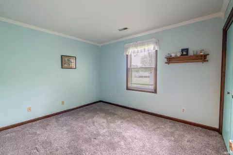 Bedroom - 1069 Mitten Dr, Wabash, IN 46992 photo 5 of 6