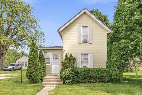 800 E Waterford St, Wakarusa, IN 46573