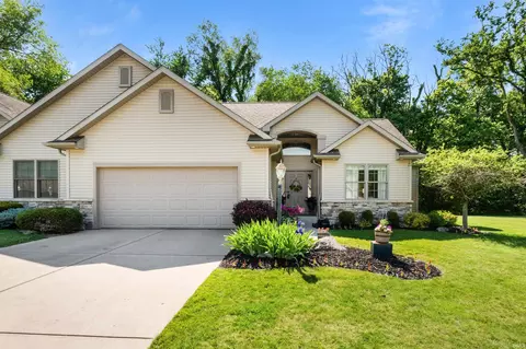 58561 Baugo Cove Dr, Elkhart, IN 46517