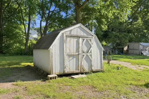 Exterior - 626 Bower St, Elkhart, IN 46514 photo 3 of 7