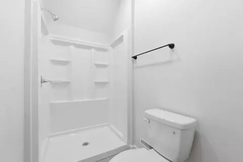 Bath - 626 Bower St, Elkhart, IN 46514 photo 2 of 2