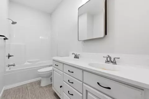 Bath - 626 Bower St, Elkhart, IN 46514 photo 1 of 2