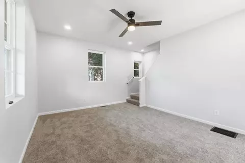 Living - 626 Bower St, Elkhart, IN 46514 photo 6 of 7