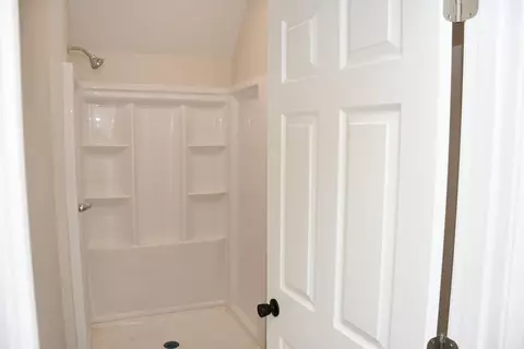 Bath - 626 Bower St, Elkhart, IN 46514 photo 2 of 4