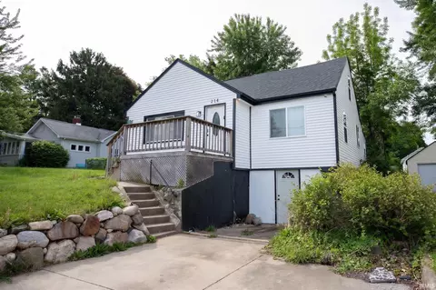 214 E Oakside St, South Bend, IN 46614