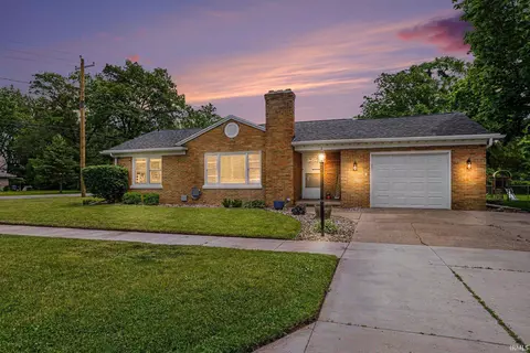 104 Los Angeles Ave, Elkhart, IN 46516
