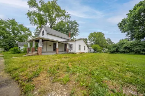 808 S Macedonia Ave, Muncie, IN 47302