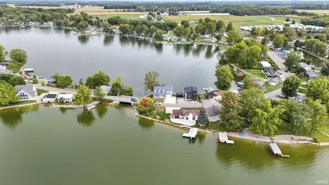 1425 E 700 Rd, Wolcottville, IN 46795