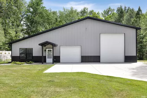 25592 Lake Dr, Elkhart, IN 46514