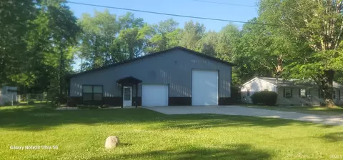25592 Lake Dr, Elkhart, IN 46514