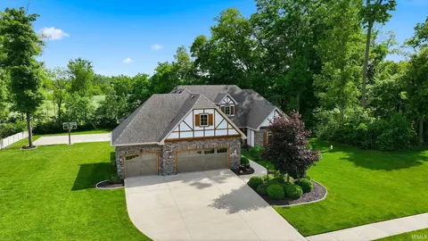 6264 Deer Hollow Rd, Auburn, IN 46706