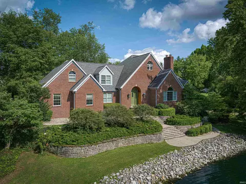 6288 Woodsboro Rd, Newburgh, IN 47630