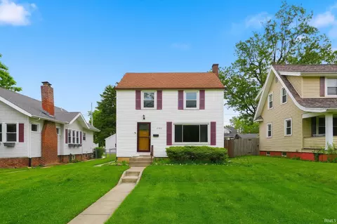 2702 Florida Dr, Fort Wayne, IN 46805
