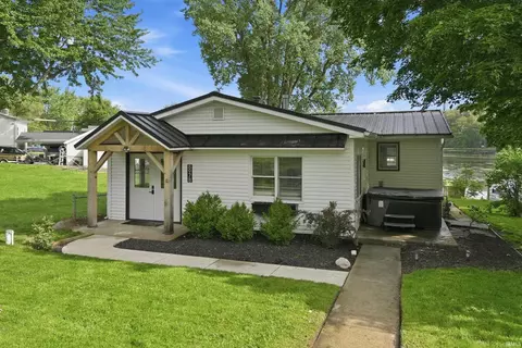 8978 E Backwater Rd, North Webster, IN 46555