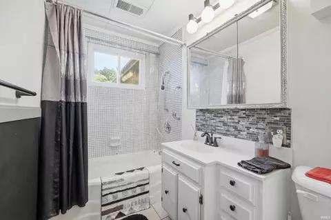 Bath - 3900 S 1200 E, Lagrange, IN 46761 photo 1 of 2