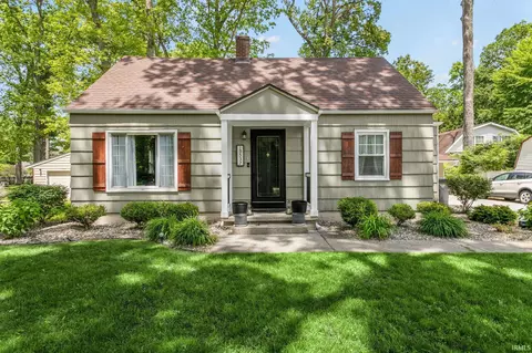 19537 Oakdale Ave, South Bend, IN 46637