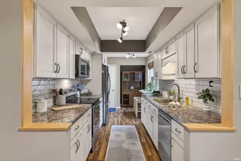 Kitchen - 9136 Greenridge Ln, Bloomington, IN 47401 photo 1 of 2