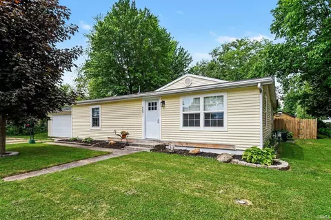 405 N Lincoln St, Bourbon, IN 46504